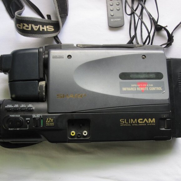 vintage Sharp SlimCam Camcorder model #VL-L62U w/ Padded Shoulder Bag